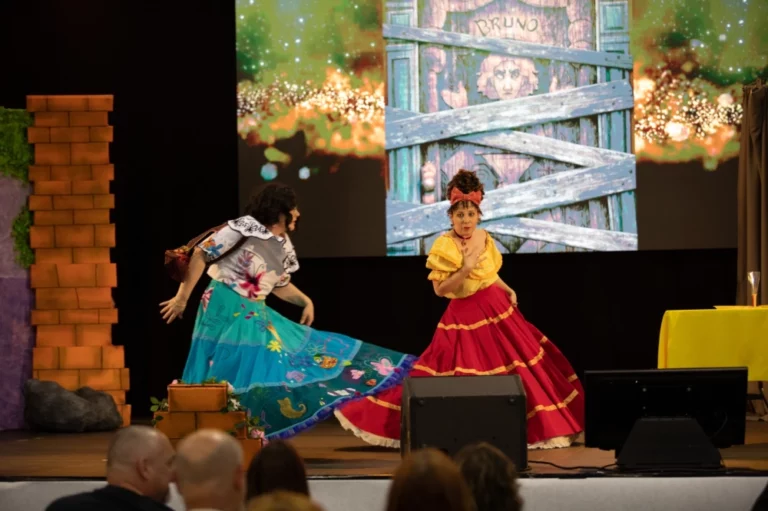 Mirabel & Dolores - Encanto - Show Cosplay